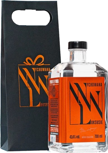 WYCHOWANA W LUKSUSIE PROUD OF VODKA RYE 43,4% 700ML (1).png